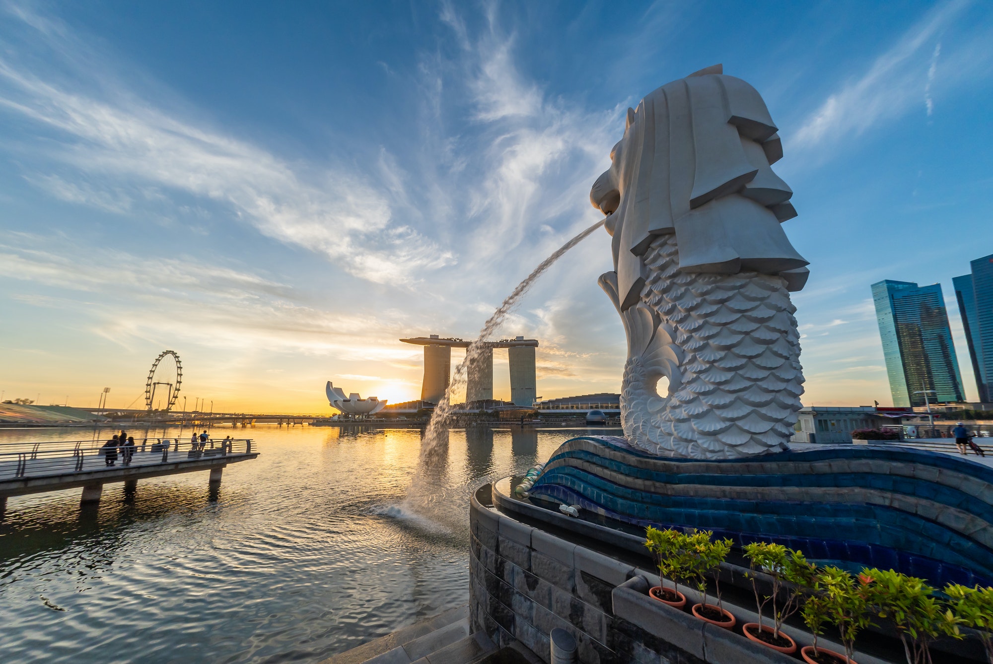 singapore-merlion-park-downtown-singapore-business-district-1.jpg